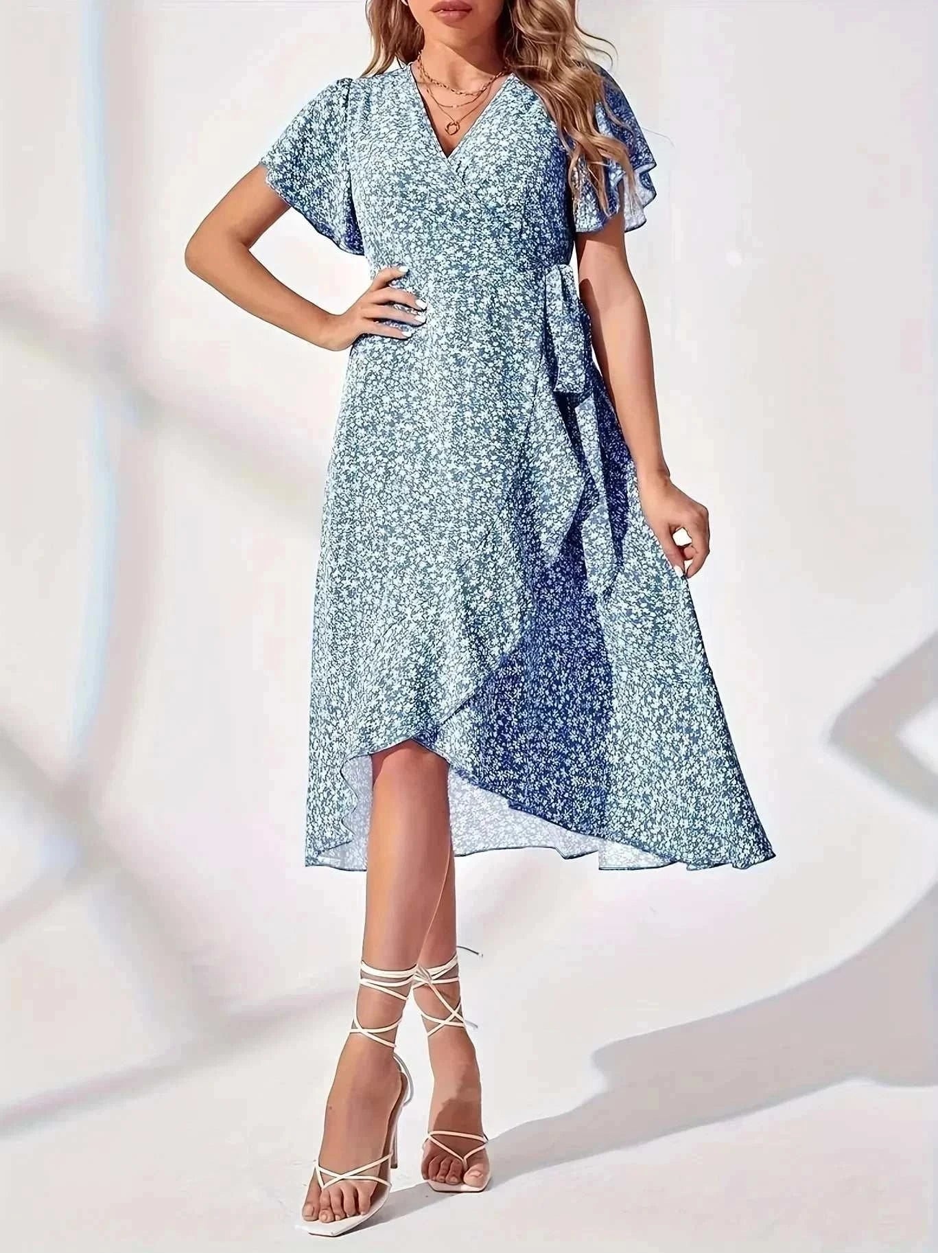 Flowy oversized bohemian maxi dress with woven design for summer and beachwear