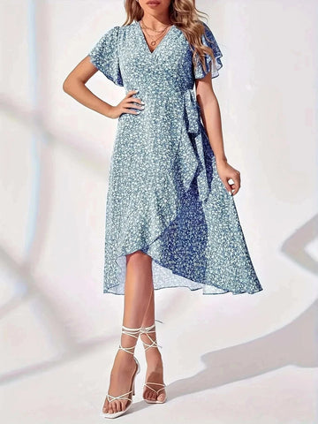 Flowy oversized bohemian maxi dress with woven design for summer and beachwear